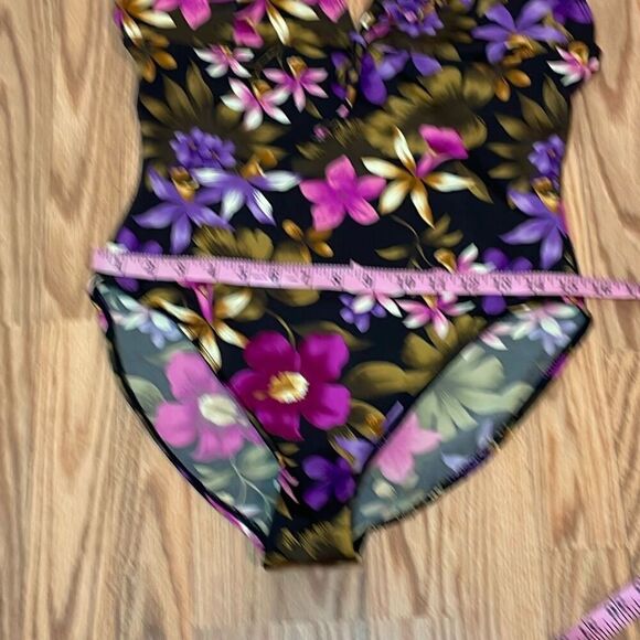 Vintage Beach Cabana Floral one piece Swimsuit, Medium Large - Picture 9 of 10